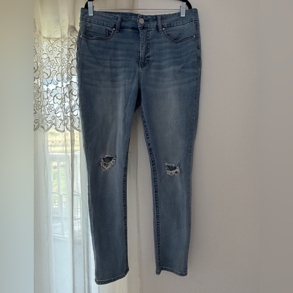 Seven7 Denim Jeans Women’s Size 14 Factory Distressed Stretchy Straight Tapered‎
